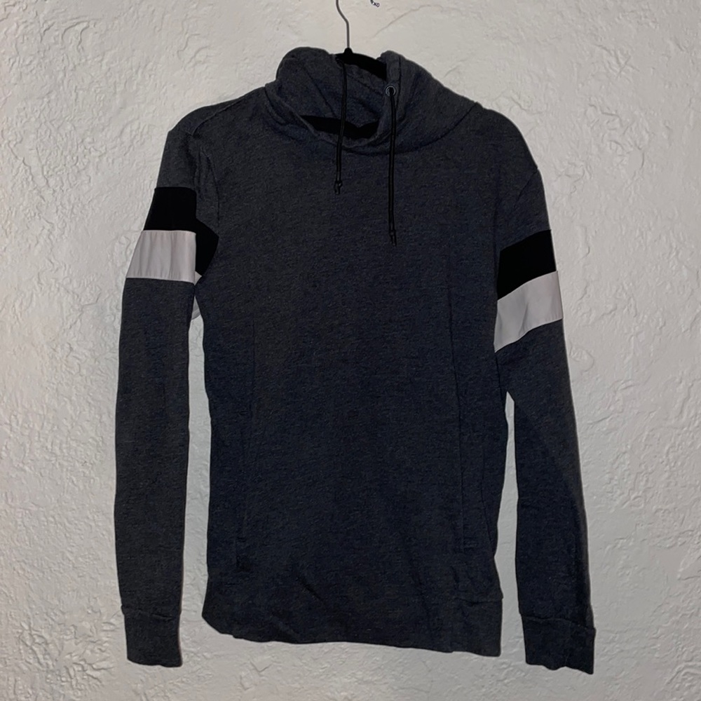 H&M “chimney collar” sweatshirt,Sz M.